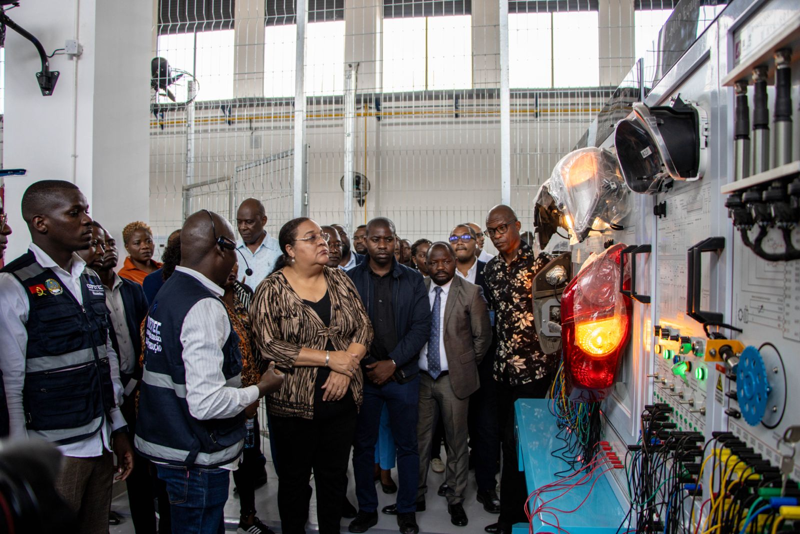 Ministra Teresa Dias assegura estarem criadas as condições para a inauguração do CINFOTEC no Huambo.