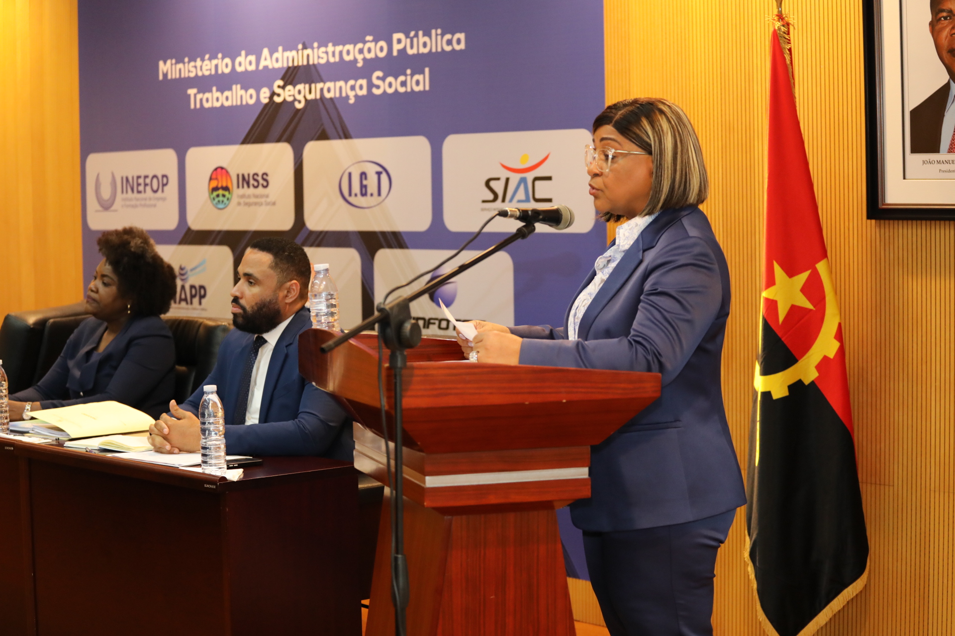 Executivo anuncia abertura de 1.424 vagas de emprego para este ano