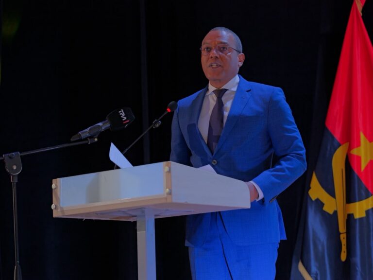 Ministro de Estado defende aposta na formação dos marinheiros