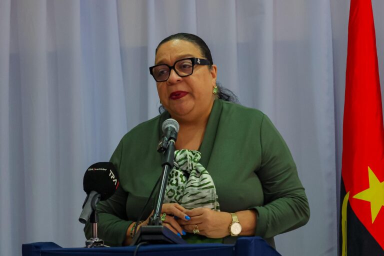 Teresa Rodrigues Dias pondera expansão dos refeitórisos comunitários