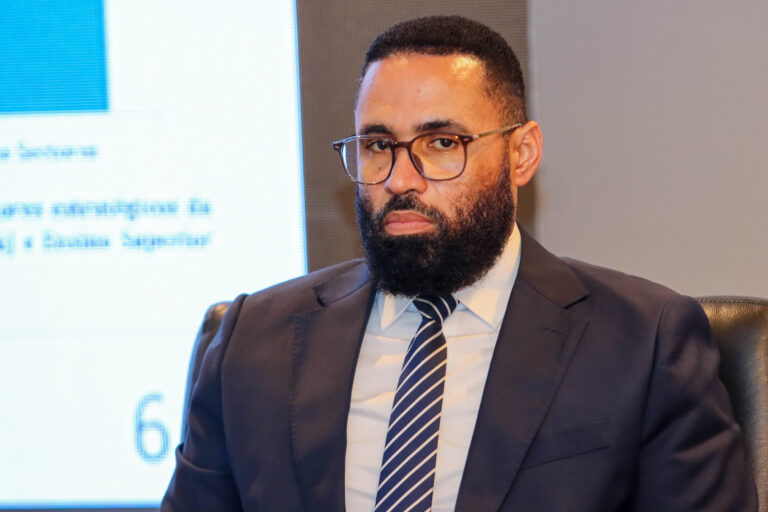 Governante anuncia a construção de mais oito subunidades do SIAC até 2027